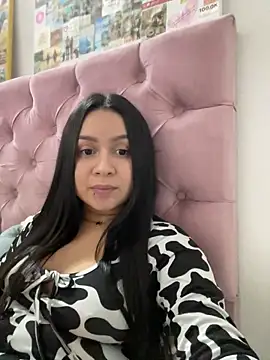 Pretty Isadora online show from March 15, 2025, 3:40 am