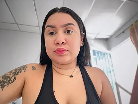 Pretty Isadora online show from March 8, 2025, 7:42 pm