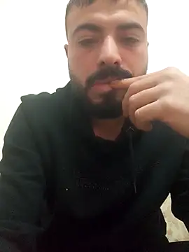 Snapshot of Kaan1607 chatting on November 18, 2025, 6:28 am Kaan1607 online show from November 18, 2025, 6:28 am