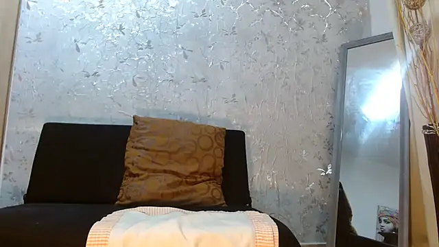 Samantabrown  online show from November 27, 2025, 11:32 am