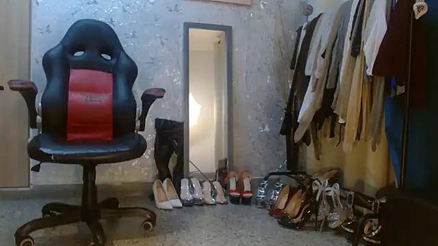 Samantabrown  online show from April 11, 2026, 11:14 am