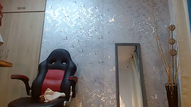 Samantabrown  online show from October 14, 2025, 11:22 am