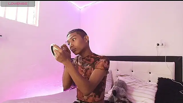 Snapshot of alejo_cute chatting on February 4, 2025, 3:04 pm alejo cute online show from February 4, 2025, 3:04 pm