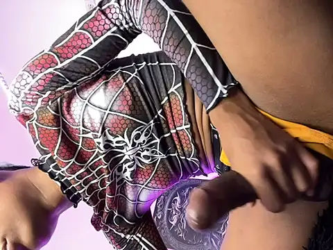 Snapshot of alejo_cute chatting on January 7, 2025, 5:33 am alejo cute online show from January 7, 2025, 5:33 am