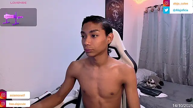 Snapshot of alejo_cute chatting on October 14, 2025, 12:50 pm alejo cute online show from October 14, 2025, 12:50 pm