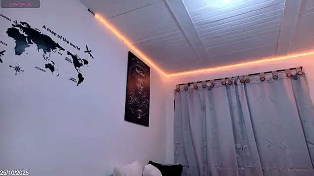 Snapshot of alejo_cute chatting on October 25, 2025, 6:41 pm alejo cute online show from October 25, 2025, 6:41 pm