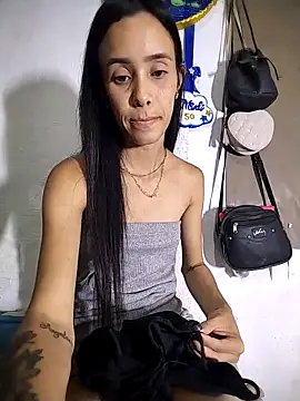 Snapshot of The-quee22 chatting on November 22, 2025, 2:21 am The-quee22 online show from November 22, 2025, 2:21 am