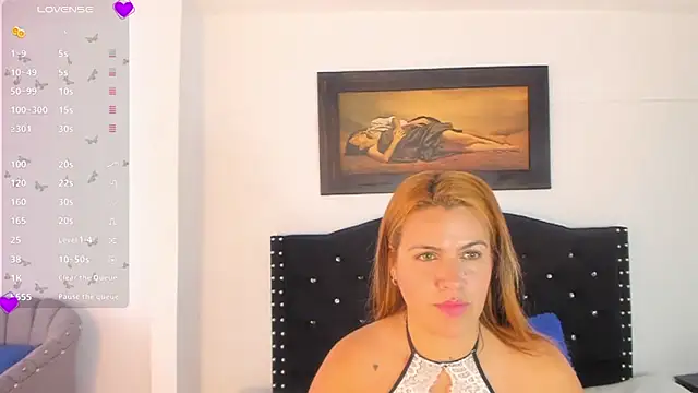 Alexandra Torress online show from December 13, 2025, 8:04 pm