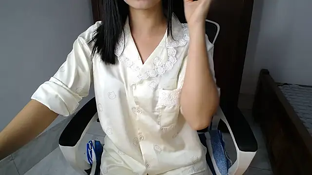 Snapshot of Lunobaby_204 chatting on November 3, 2025, 1:44 am Lunobaby 204 online show from November 3, 2025, 1:44 am