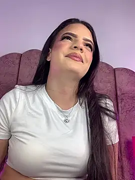 IsabellaGrey19 online show from February 19, 2026, 7:33 pm