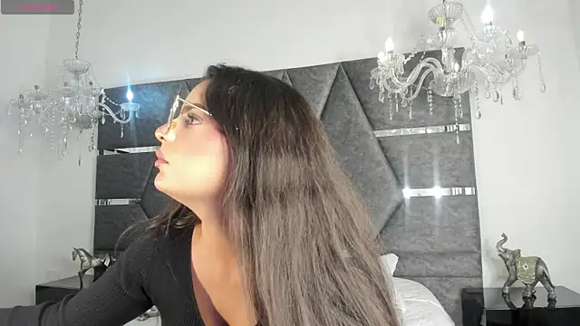 Snapshot of IsabellaGrey19 chatting on September 24, 2025, 8:15 pm IsabellaGrey19 online show from September 24, 2025, 8:15 pm