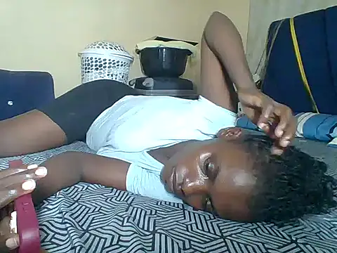 Snapshot of awino001 chatting on February 28, 2026, 8:30 pm awino001 online show from February 28, 2026, 8:30 pm