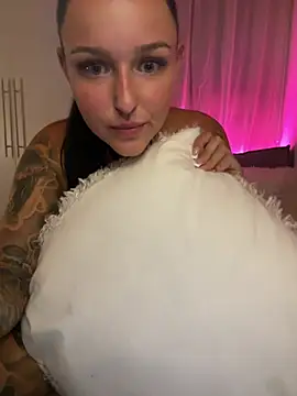 anastasiaink online show from June 19, 2026, 6:36 pm