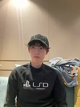 Snapshot of 1a1a1alll chatting on February 9, 2025, 2:18 pm 1a1a1alll online show from February 9, 2025, 2:18 pm