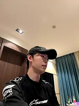 Snapshot of 1a1a1alll chatting on December 1, 2025, 3:02 pm 1a1a1alll online show from December 1, 2025, 3:02 pm