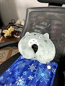 Snapshot of Milk_Mom99 chatting on October 21, 2025, 8:58 am Milk Mom99 online show from October 21, 2025, 8:58 am