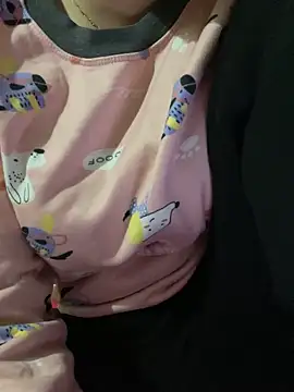 Snapshot of Milk_Mom99 chatting on February 28, 2025, 5:37 am Milk Mom99 online show from February 28, 2025, 5:37 am