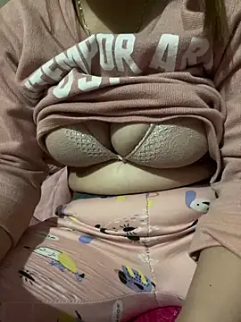 Snapshot of Milk_Mom99 chatting on March 2, 2025, 2:04 pm Milk Mom99 online show from March 2, 2025, 2:04 pm