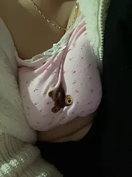 Snapshot of Milk_Mom99 chatting on February 24, 2025, 9:21 am Milk Mom99 online show from February 24, 2025, 9:21 am