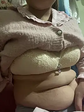 Snapshot of Milk_Mom99 chatting on February 11, 2025, 10:14 am Milk Mom99 online show from February 11, 2025, 10:14 am