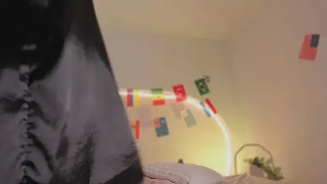 Snapshot of katiepeach_ chatting on July 15, 2026, 12:01 pm katiepeach online show from July 15, 2026, 12:01 pm