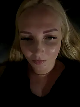 Snapshot of Aleksandrakis chatting on September 12, 2025, 4:51 pm Aleksandrakis online show from September 12, 2025, 4:51 pm