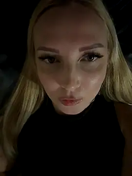 Snapshot of Aleksandrakis chatting on September 21, 2025, 12:10 pm Aleksandrakis online show from September 21, 2025, 12:10 pm