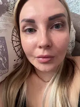 Snapshot of Aleksandrakis chatting on March 20, 2025, 12:43 pm Aleksandrakis online show from March 20, 2025, 12:43 pm