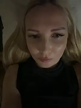 Snapshot of Aleksandrakis chatting on September 26, 2025, 8:49 pm Aleksandrakis online show from September 26, 2025, 8:49 pm