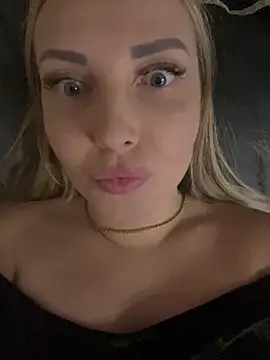 Snapshot of Aleksandrakis chatting on March 11, 2025, 8:20 pm Aleksandrakis online show from March 11, 2025, 8:20 pm