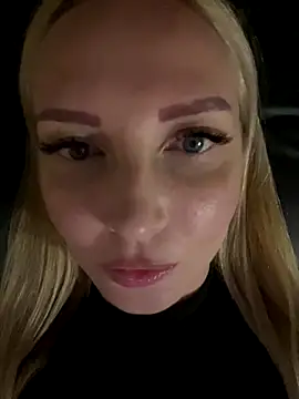 Snapshot of Aleksandrakis chatting on September 10, 2025, 1:21 pm Aleksandrakis online show from September 10, 2025, 1:21 pm