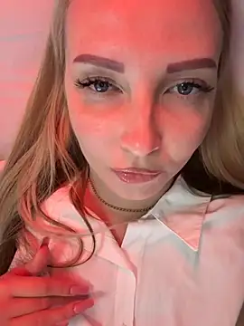 Snapshot of Aleksandrakis chatting on September 30, 2025, 10:32 am Aleksandrakis online show from September 30, 2025, 10:32 am