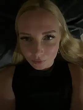 Snapshot of Aleksandrakis chatting on September 14, 2025, 7:14 pm Aleksandrakis online show from September 14, 2025, 7:14 pm