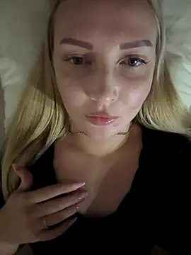 Snapshot of Aleksandrakis chatting on October 18, 2025, 2:19 pm Aleksandrakis online show from October 18, 2025, 2:19 pm