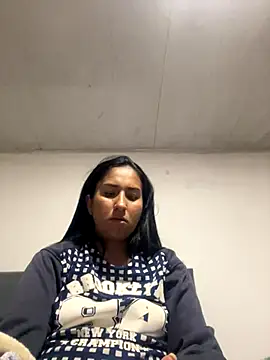 luna asss online show from November 4, 2025, 8:34 pm