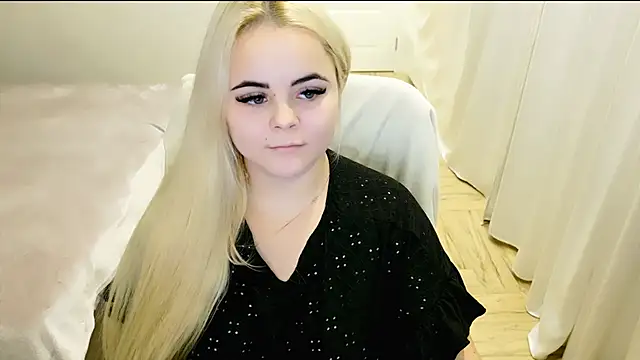 Snapshot of lovely-eyes chatting on February 3, 2025, 1:09 am lovely-eyes online show from February 3, 2025, 1:09 am