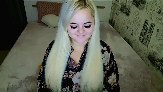 lovely-eyes online show from November 11, 2025, 8:25 pm