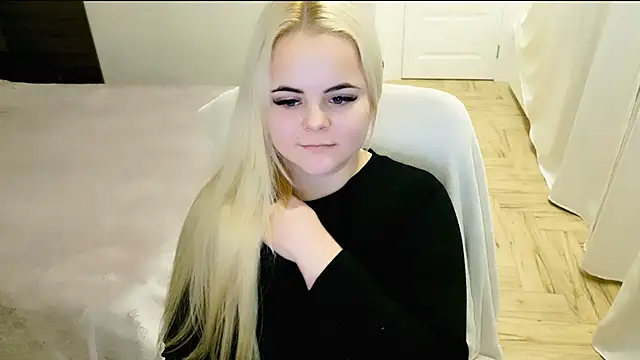 Snapshot of lovely-eyes chatting on January 24, 2025, 2:28 am lovely-eyes online show from January 24, 2025, 2:28 am