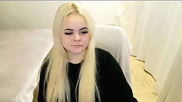 Snapshot of lovely-eyes chatting on January 26, 2025, 2:56 am lovely-eyes online show from January 26, 2025, 2:56 am