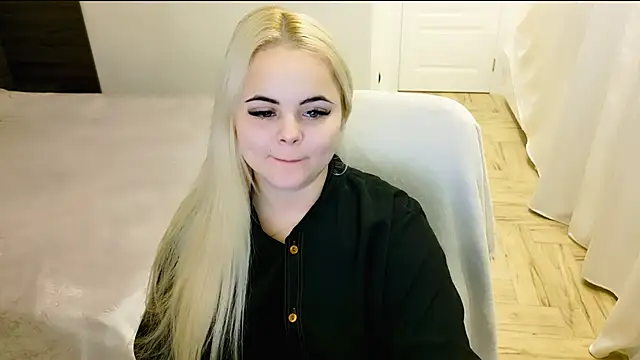 Snapshot of lovely-eyes chatting on January 23, 2025, 4:41 am lovely-eyes online show from January 23, 2025, 4:41 am