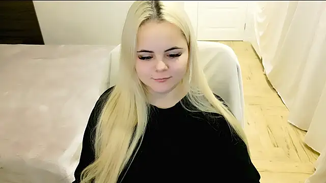 Snapshot of lovely-eyes chatting on January 15, 2025, 1:45 am lovely-eyes online show from January 15, 2025, 1:45 am