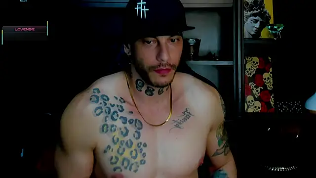 Snapshot of RickG_Oficial chatting on October 16, 2025, 10:51 pm RickG Oficial online show from October 16, 2025, 10:51 pm