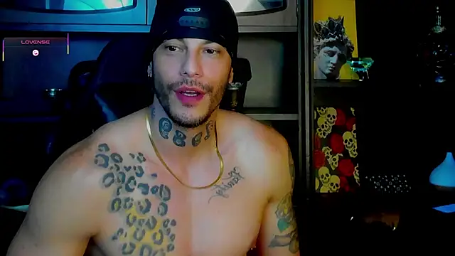 Snapshot of RickG_Oficial chatting on October 1, 2025, 11:08 pm RickG Oficial online show from October 1, 2025, 11:08 pm