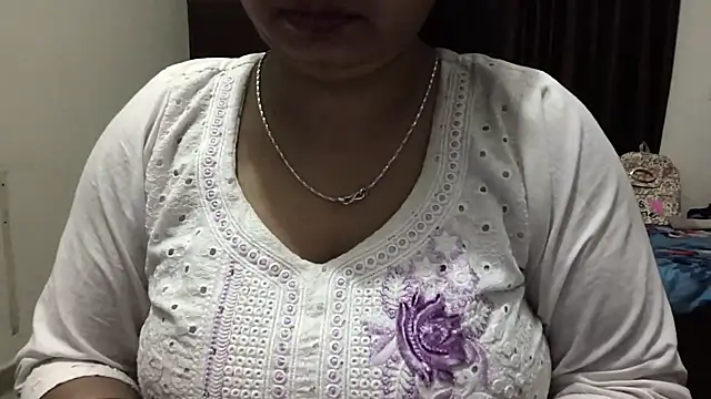 Snapshot of Gulaboo_bhabi chatting on March 9, 2025, 7:59 pm Gulaboo bhabi online show from March 9, 2025, 7:59 pm