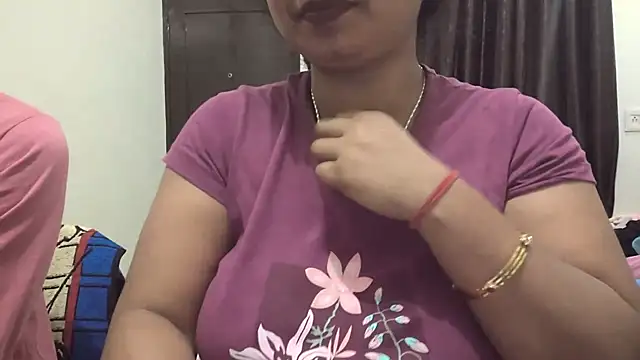Snapshot of Gulaboo_bhabi chatting on February 23, 2025, 8:11 pm Gulaboo bhabi online show from February 23, 2025, 8:11 pm