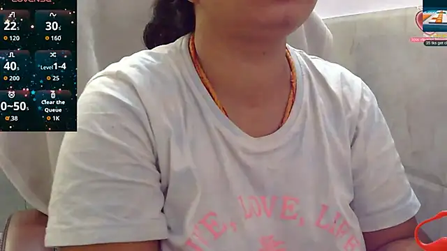 Snapshot of Gulaboo_bhabi chatting on October 10, 2025, 2:12 am Gulaboo bhabi online show from October 10, 2025, 2:12 am