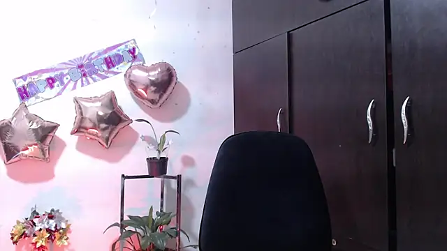 Zoe--khalL online show from December 21, 2025, 4:03 am