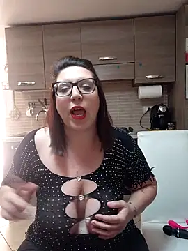 carolyne2023 online show from April 9, 2026, 2:45 pm