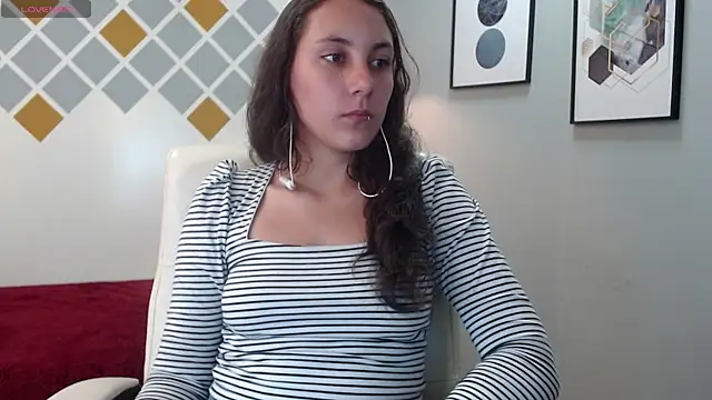 xlunna online show from December 19, 2025, 8:55 pm