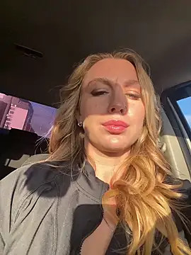 Sweet   Emily online show from October 7, 2025, 1:12 pm